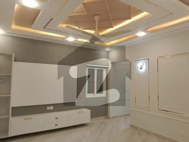 Brand New 3 Bedrooms Apartment For Rent Bukhari Commercial Area
