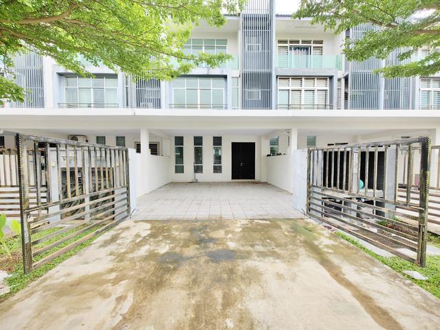 BRAND NEW 3 Storey Terrace Bangi Avenue 3 Seksyen 7 7R 7B FREEHOLD