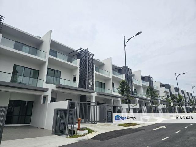 Brand New 3 Storey Terrace For @ Residensi Bukit Orkid Bt9 Cheras