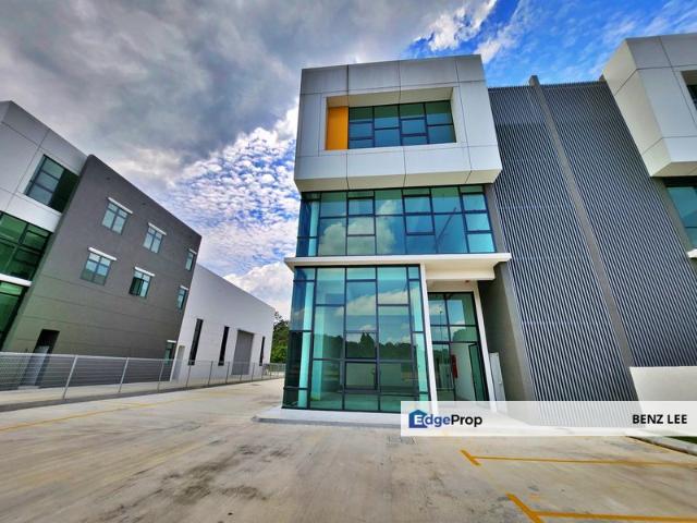 Brand NEW 3 Sty W/Lift Rawang Taman Perindustrian UB Semi Detached Factory For SALE