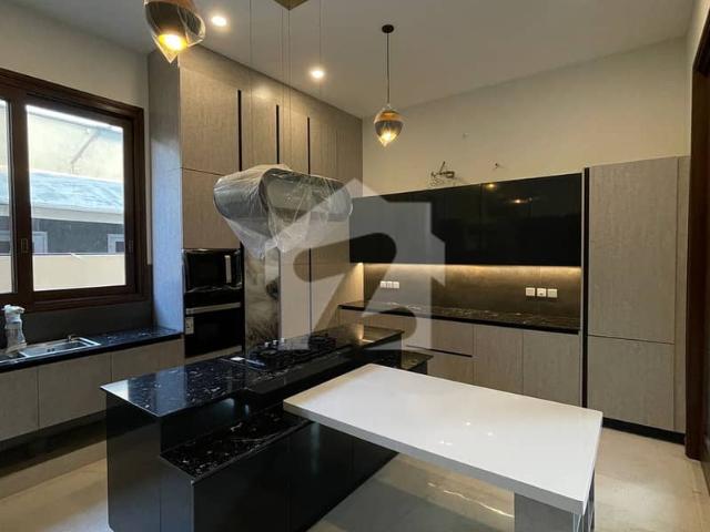 Brand New 1000 Yards Bungalow Available For Sale Phase 7