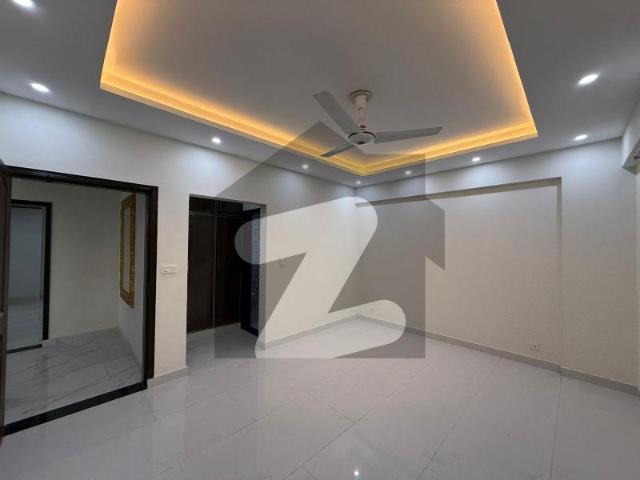 Brand New 10 Marla 3 Bedroom Apartment for Rent 3rd Floor | Askari 11 Sector B, Lahore Askari 11 Sector B