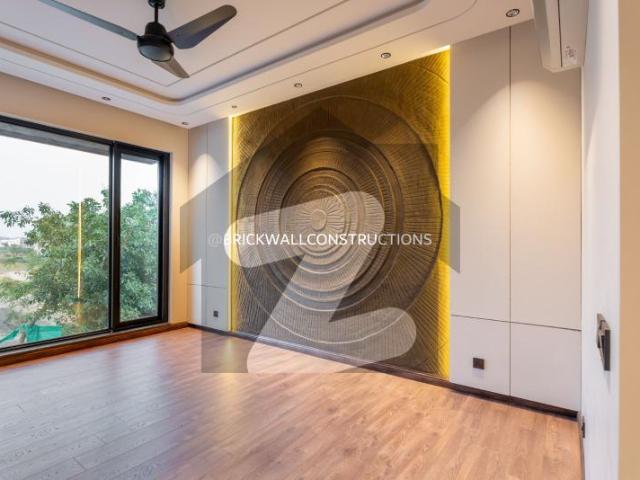 Brand new 10 marla elegant and fully maintained super hot located bungalow is available in the best block of dha lahore. DHA Phase 4 Block KK