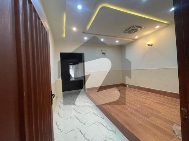 Brand New 10 Marla Full House 5 Bed Accommodation 2 American Kitchen 1 Servant Two Species TV Lounge Available For Rent In Bahria Enclave