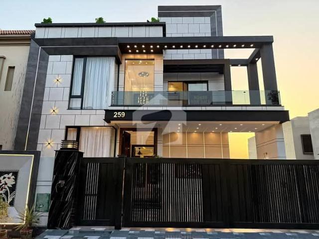 Brand New 10 Marla House Available For Rent In Bahria Town Lahore
