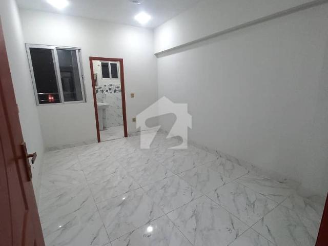 Brand new 1250 sq ft 3 bedroom executive apartment for rent in touheed commercial, dha phase 5