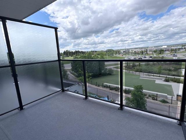 BRAND NEW! 1 Bedroom + Den Condo Unit in University District