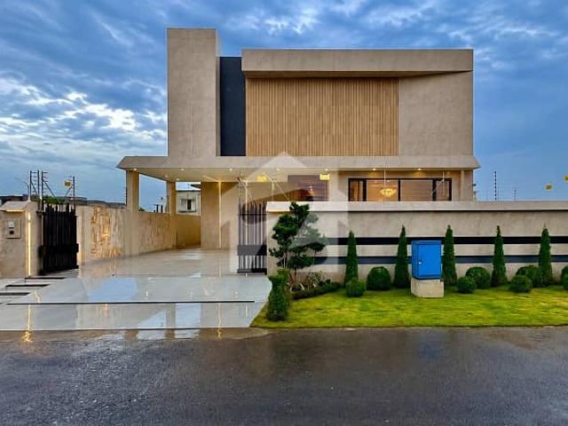 Brand New 1 Kanal Upper Portion Available For Rent | DHA Phase 8, Lahore | Separate Entrance & Car Parking