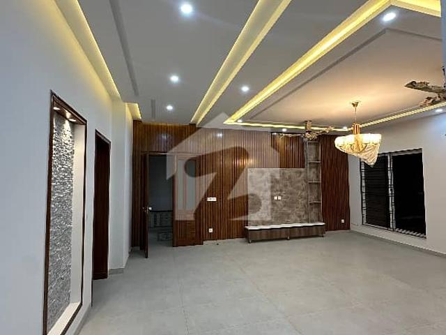 Brand New 1 Kanal House For Sale