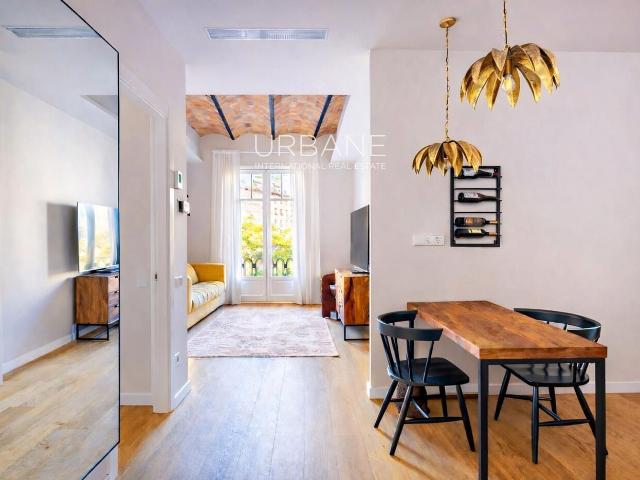 Brand New 2024 Furnished 1 Bedroom Apartment with Gym and Concierge in Prime Barcelona Location