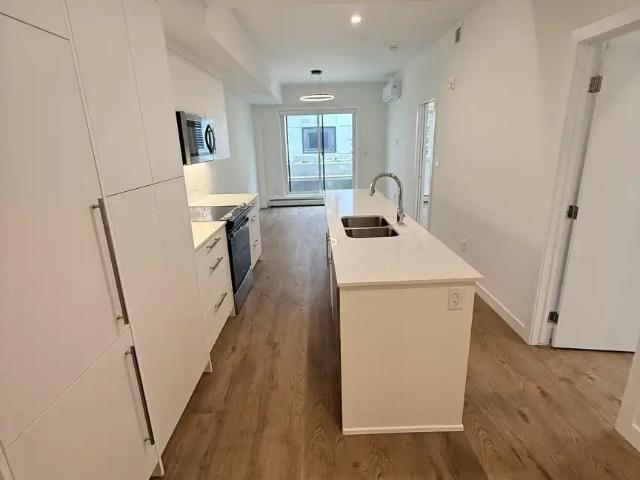 BRAND NEW 2 bed 2 bath Downtown Calgary