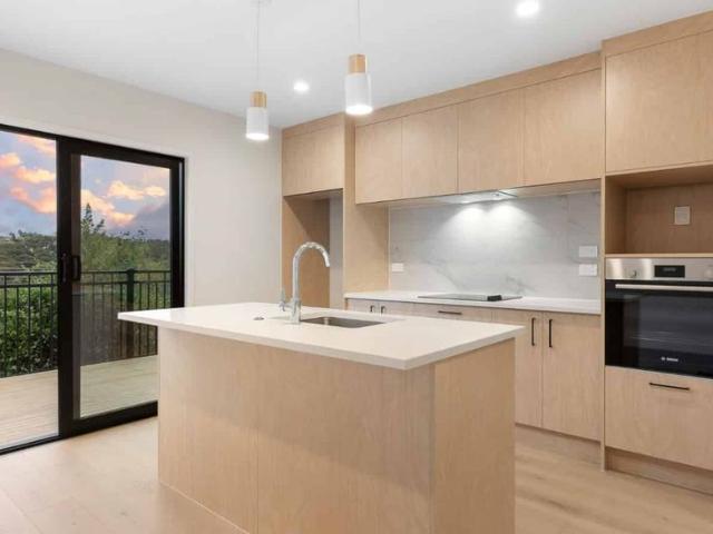 Brand New 2 Bed Massey