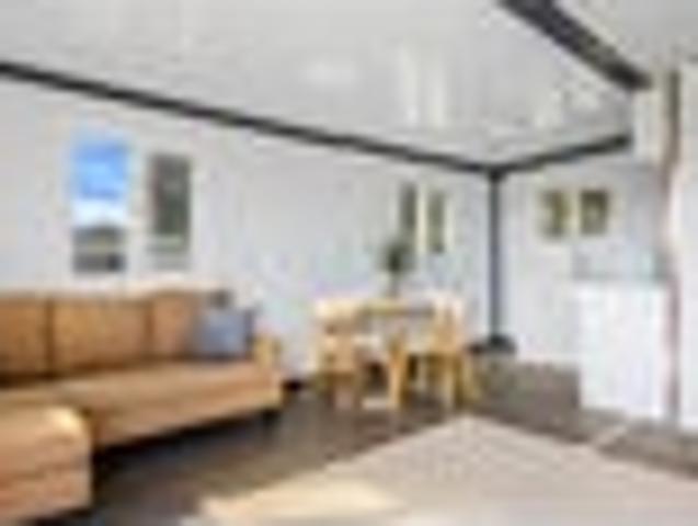 Brand new 2 bedroom tiny home on Spacious section