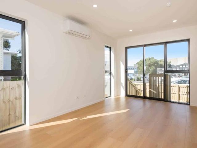 Brand new 2 bedroom townhouse with 2.5 bathroo.