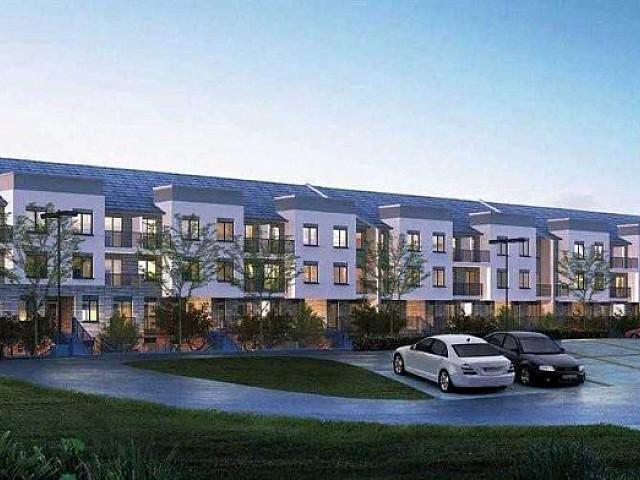 Brand New 2 B/r Stacked Condo T/house On Assignment In Cambridge