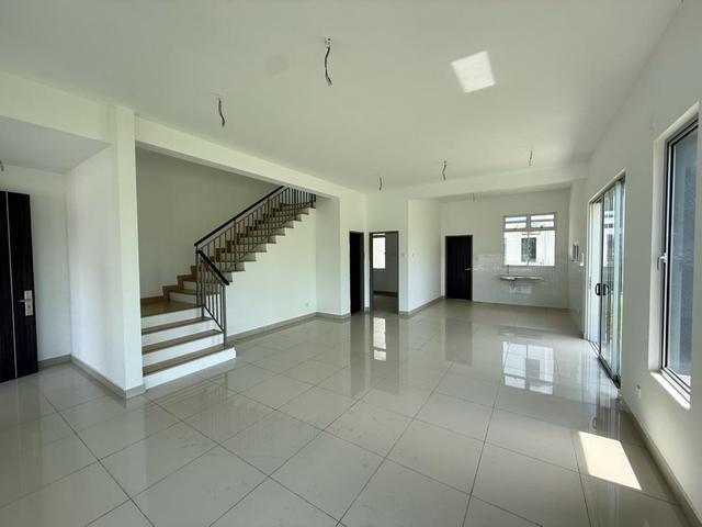 Brand New 2 Storey Corner Lot Aralia Kota Bayuemas Klang More Parking