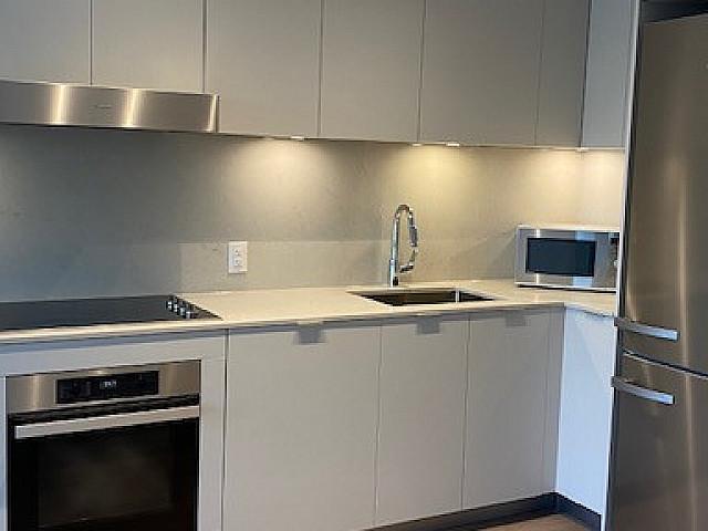 Brand New 2bed+den, 2 Bath Condo At Hwy 7 And Warden