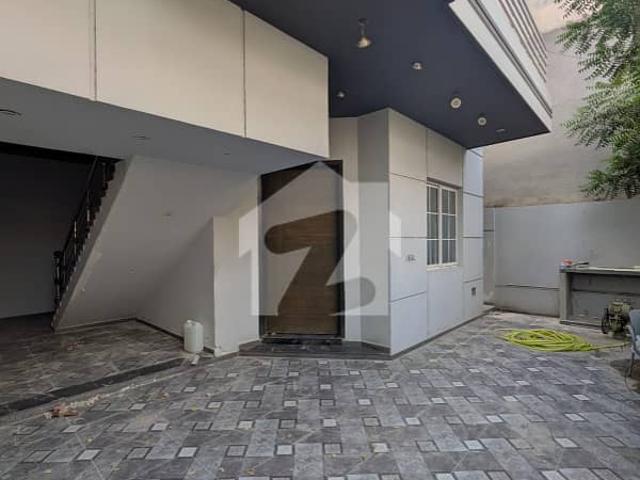 Brand New 300 Sq. Yd G+1 Bungalow For Sale In Gulistan E Jauhar Block 14