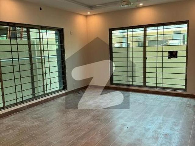 Brand New 300 yrd Double Storey House For Rent Double Kitchen 5 Bed dd + servant Room Askari 6