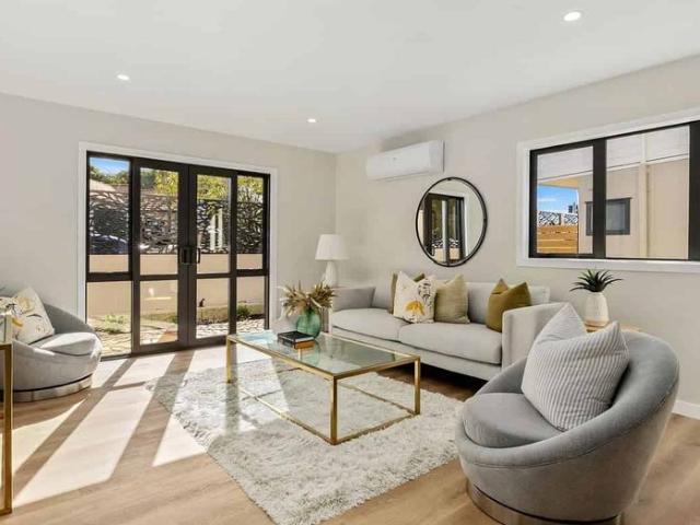 Brand New 4 Bedroom Family Home in Schnapper Rock