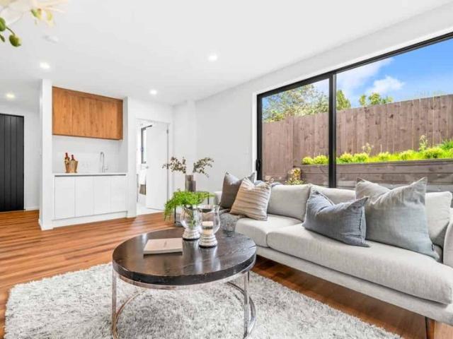 Brand New 4 Bedroom, 4 Bathroom Family Home