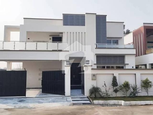 Brand new 500 sq yard house for sale in karachi