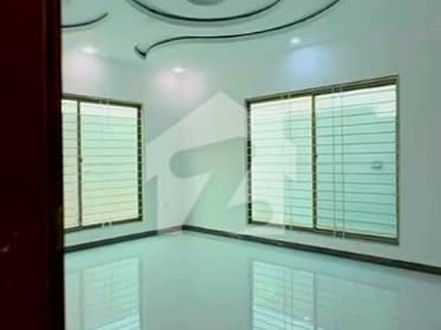 Brand New 500 yards Villa Chance Deal Best Price for a 6 bed Villa near Jinnah Avenue