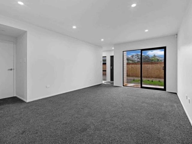 Brand New 5 Bedroom Executive Rental – Premium.
