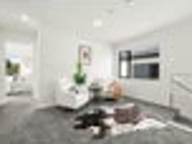Brand New 5 Bedroom Homes in a Prime Location