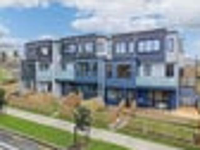BRAND NEW 5 BEDROOMS, 3.5 BATHROOMS WITH VIEW!