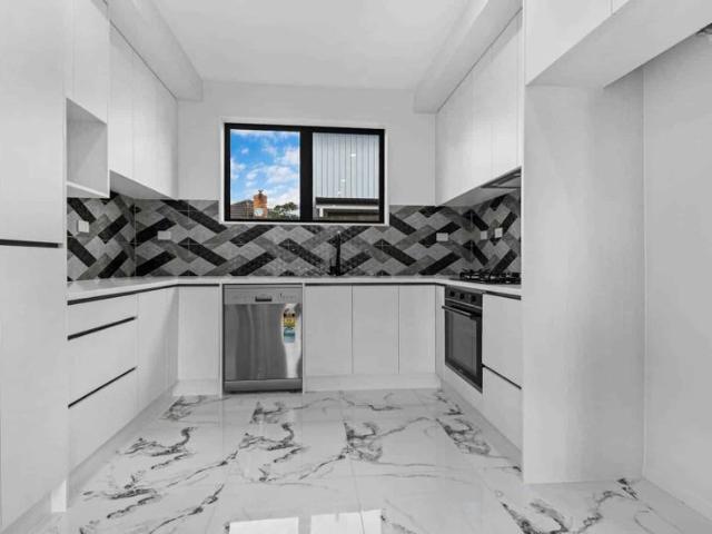 Brand New 5 Bedrrom – Premium Modern Living