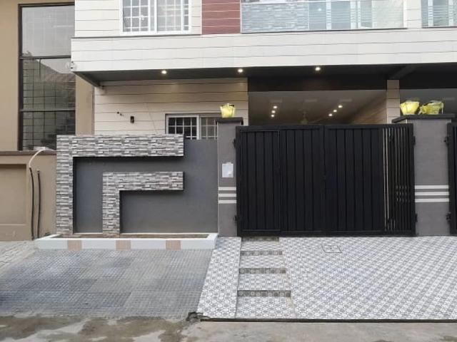 BRAND NEW 5 Marla Triple Story House Available For Sale Lahore JOHAR TOWN ID 84936