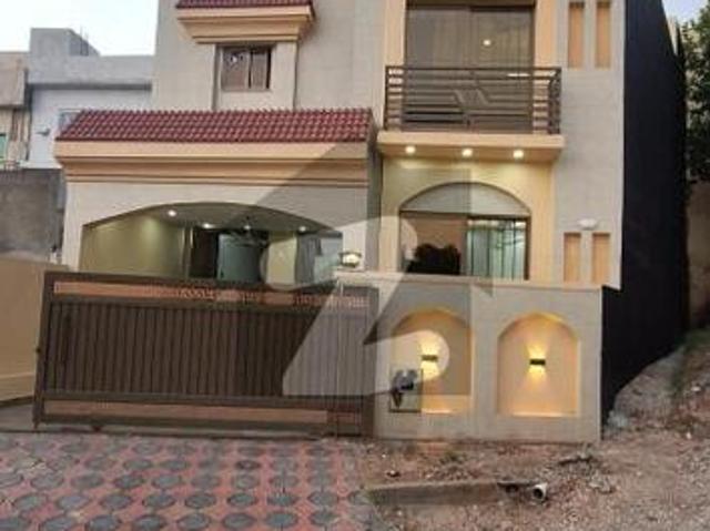 Brand New 5 Marla Beautiful HOuse for rent Bahria Greens Overseas Enclave Sector 5