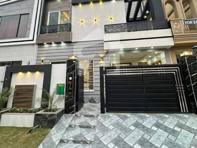 Brand New 5 Marla House Available For Rent In Jinnah Block Sector E Bahria Town Lahore