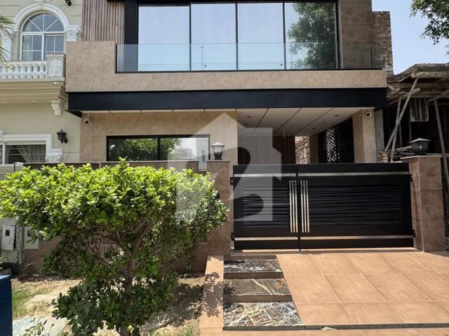 Brand new 5 marla house for sale dha 9 town