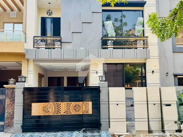 Brand New 5 Marla Lucury House Available For Rent In Lake City Sector M 7B