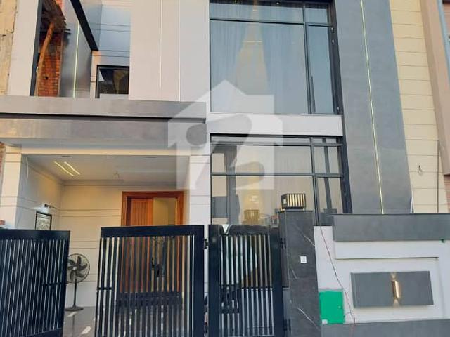 Brand New 5 Marla Luxury House For Sale In Overseas C, Bahria Town Lahore
