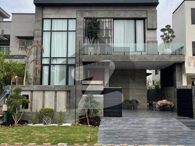 Brand New 8 Marla Designer House for Rent | Modern Interior | Prime Location