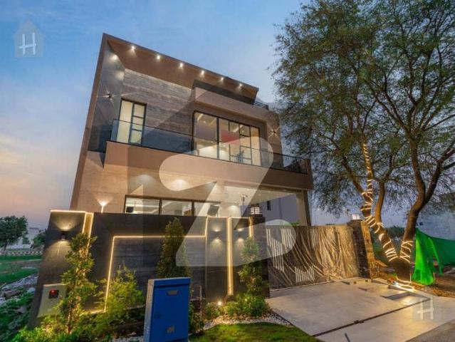 Brand New 8 Marla Luxury House In DHA 9 Town Ready To Move In!