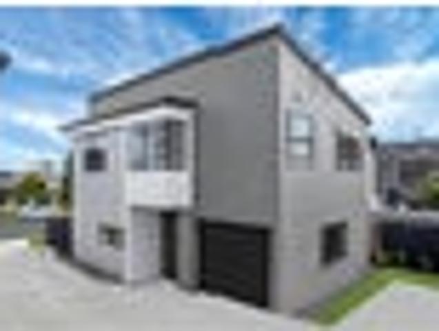 Brand New Coastal Living in Macleans School Zone
