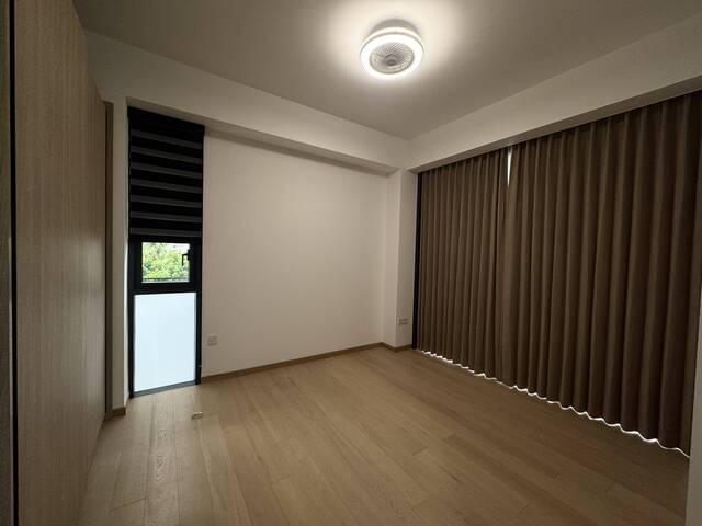 Brand New Condo Walk to Valley Point Mall