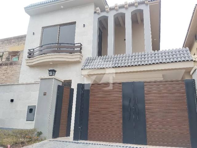 Brand New Condition 10 Marla Near Park Masjid House For Sale In Bahria Phase 3