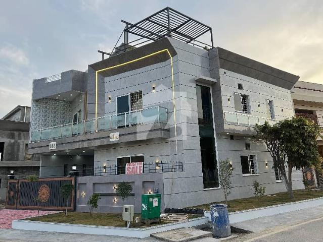Brand new cornor house for sale