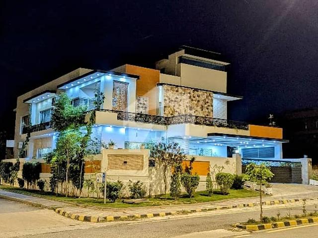 Brand New Corner House Near To Masjid Near To Contral Park Near To Giga Mall Near To APS School Near To Nove Care Hosptal