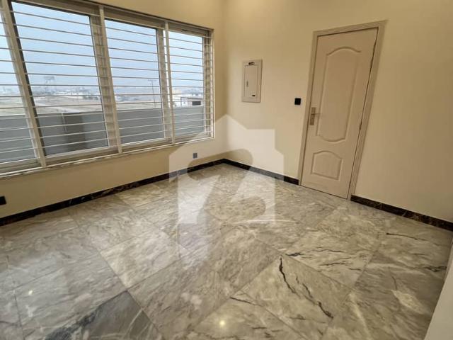 Brand New Corner House For Rent Size 60*90