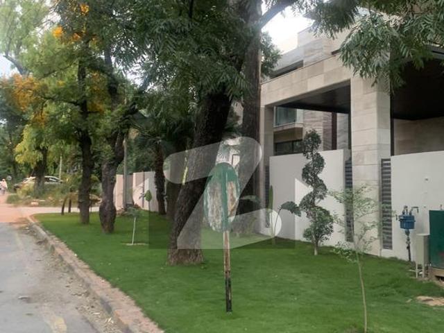 Brand New Corner triple story 2 Kanal House For Sale F7/3 F 7