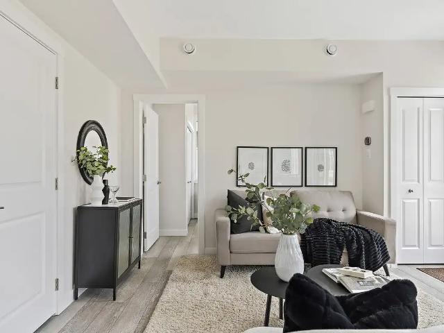 Brand new cosy one bedroom townhouse street level