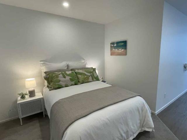 BRAND NEW CENTRAL CITY STUDIO APARTMENT