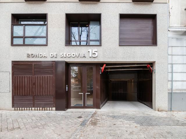 Brand new apartment with pool, coworking and gym in central Madrid, Madrid Amsterdam Apartments for Rent
