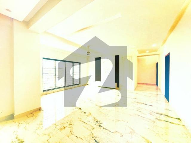 BRAND NEW APARTMENT 4 BED 3th Floor Open View Available For Rent Askari 10 Sector S